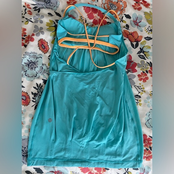 Lululelon tank tops - Picture 2 of 7